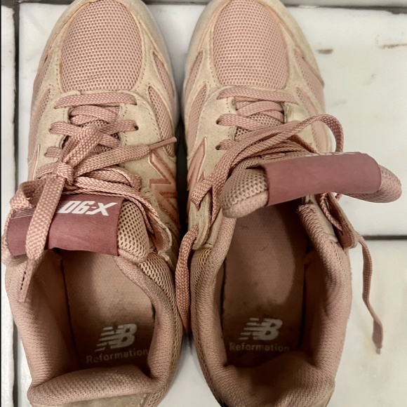 NEW BALANCE X REFORMATION X-90 WOMEN’S SNEAKERS, SIZE US 7/5. WHITE/PINK - Picture 9 of 11